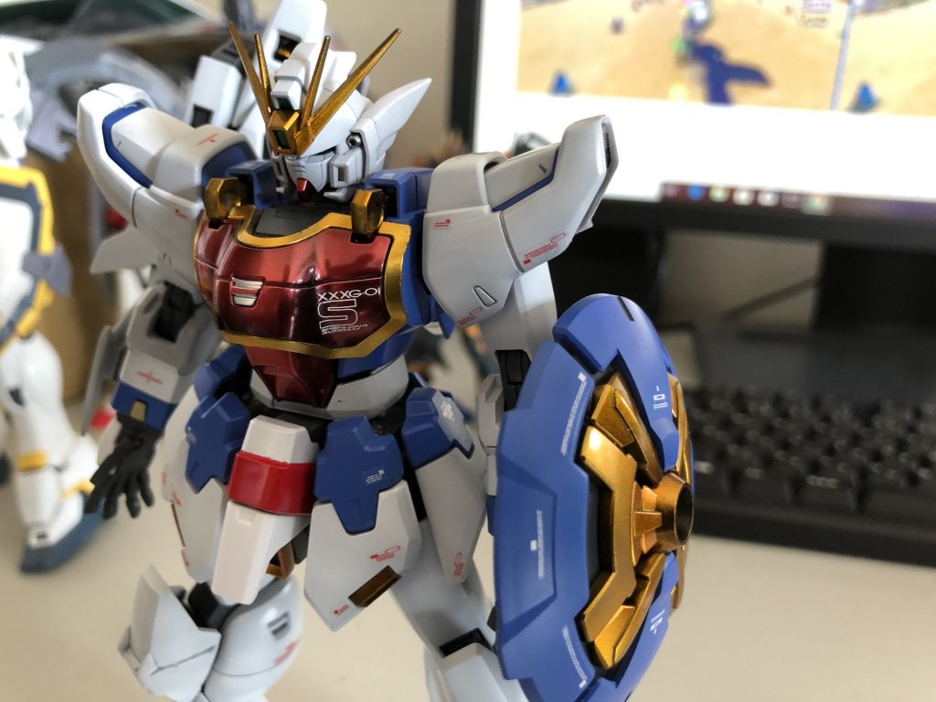 デカールにより情報量を増やしました