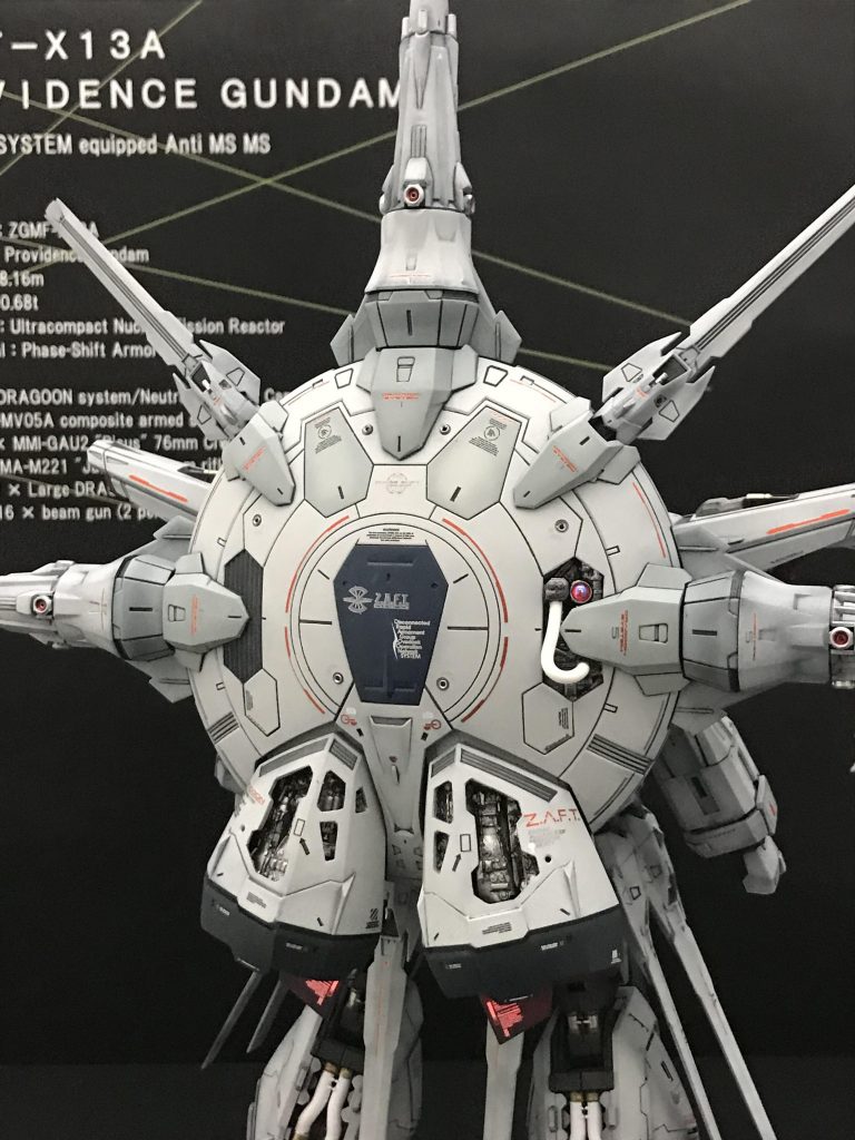 ドラグーン システム搭載のバックパックです。各部くり抜きと内部メカディテールを追加。