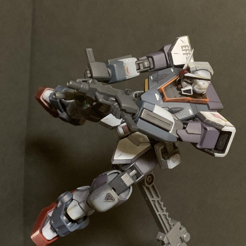 最近は宇宙で戦艦相手に活躍するような重装備MSが多いですが、こういう陸戦を得意とした泥臭いMS嫌いじゃないです。時間出来たらザク数体作って囲ませて三国無双的なジオラマ作りたいですね。
