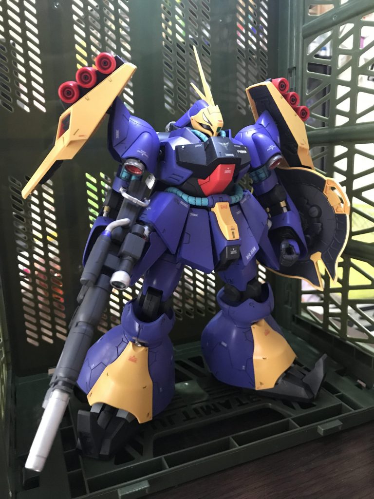 緑のところをブルーバイオレットで塗装。