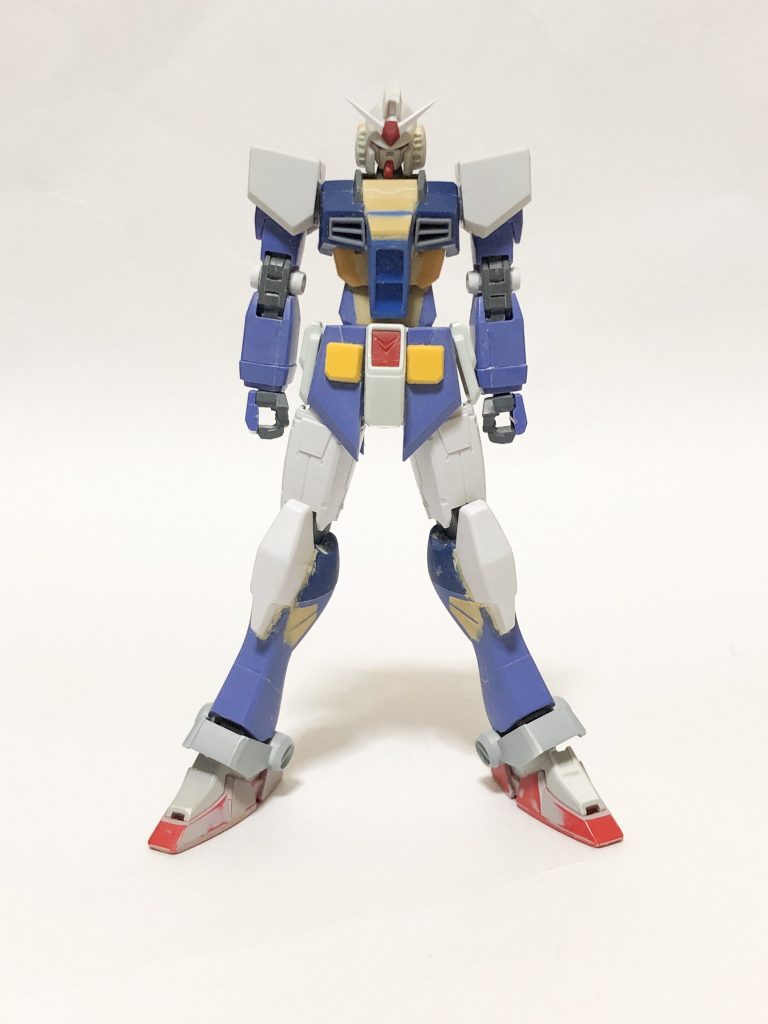 インパルスを使ってるよという証拠写真

主な改造内容はこちら

頭部
0ガンダムをベースに頬ダクトをリバイブガンダムから流用、頭頂部カメラを低くしバルカン砲はメタルパーツを使用

胸部
インパルスをベースにコックピット部分をリバイブガンダムから。胸ダクトはディナイアルを使用してます。さらに首を0.5mm延長し、各部スジボリとプラ板にて形状変更

腕部
肩を0ガンダムから利用し肘マルイチはRGガンダムから。スマートなシルエットにすべくインパルスの腕をかなり削りこんで細くしてます。またインパルス本来の腕にある緩やかなカーブはプラ板にて直線的なシルエットに変えてます

腰部
インパルスをベースにフロントアーマー中央部をリバイブガンダム、フロントアーマーはアレックスのリアアーマーから。ヘリウムコアはRGのを使用。サイドアーマーはリバイブを使用しつつもガードカスタムとミキシングし印象を変えてます

脚部
太ももをガードカスタムから流用。またこの関係でインパルスの膝関節も改造してます。マルイチはRGから流用し太ももに直接貼り付けてます。膝はベースガンダムを使用しプラ板やスジボリでディテールアップ。アンクルガードはGM/GMを使用し靴はストライクです。ですが、ストライクのままだとストライクの靴にしか見えないので(ここ重要)パテにて形状変更してます