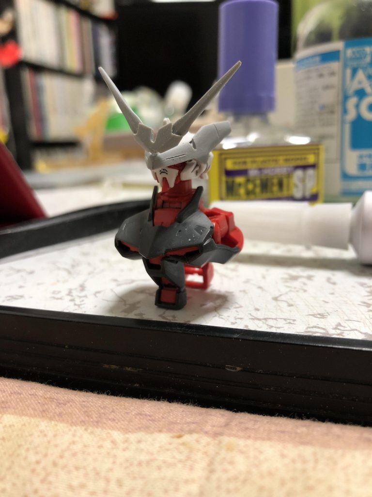 プラ板は1.5mmを使用。
基本削り込みのみで形出してます。