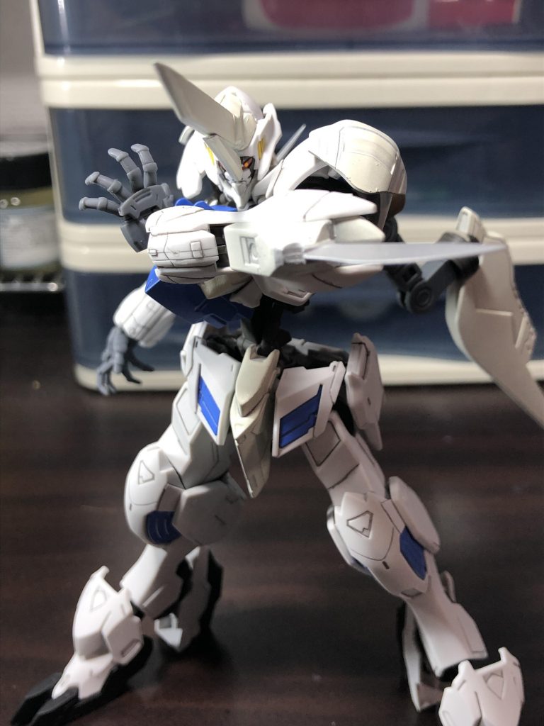 白の聖騎人–2枚目/制作者：多趣味の生き甲斐