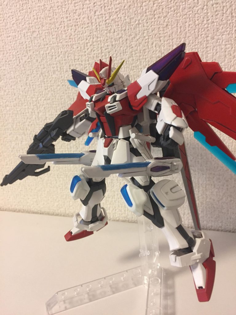 フォトンビームキャノン
フォトンバッテリーから直接エネルギーを供給しビームとして打ち出す。連射性はないが、ビームシールドを突破する程の威力がある。