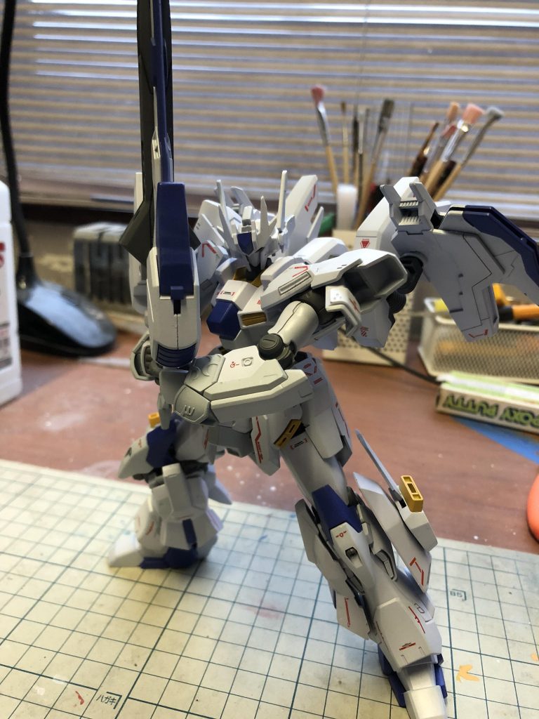 なのでこういうポーズでごまかすしかない(嘔吐