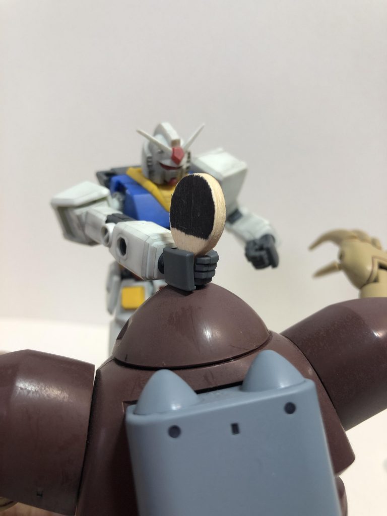 ガンキャノンの危機–2枚目/制作者：石の湯