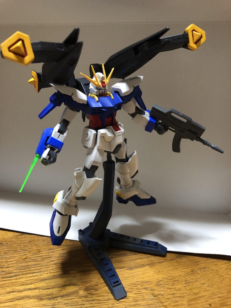 ラストはジュッテ装備状態で
ジュッテと言いつつAGEFXのCファンネルですね。ブレード的な感じですが長さ的には「ジュッテ」というサイズかなと思いそういう設定にしました