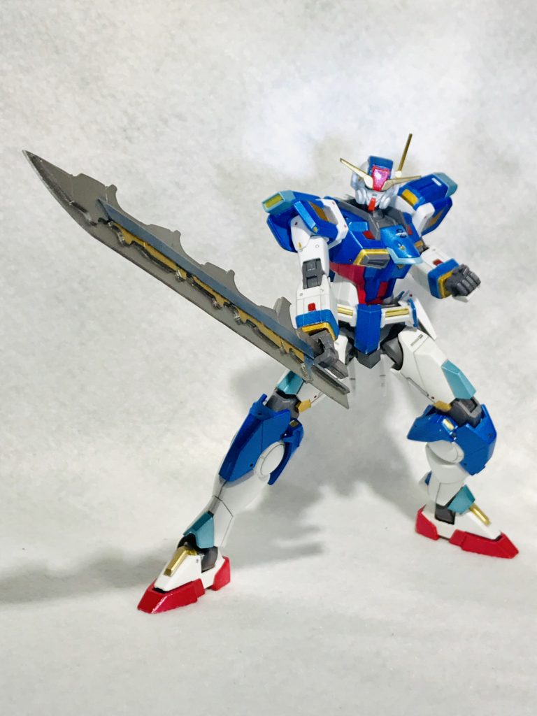 *BCバスターソード*
大振りな対艦刀。取り回しは悪くやや扱いづらいが戦艦を一振りで真っ二つにするほどの高い破壊力を持つ。