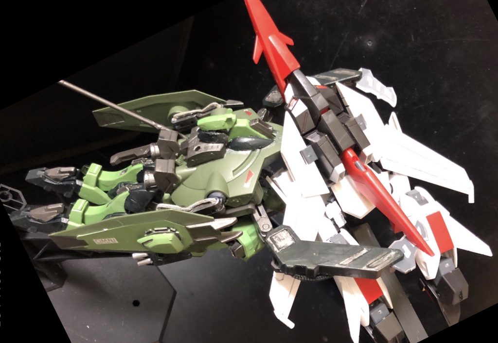 シャニ「捕まえた…。」
oyz「MA時には隠しアームが展開して敵を捕獲出来る様になるのだ。」
シャニ「オマエ、邪魔なんだよ！はあー！」

oyz「よーし、これより戦闘領域に入る。海中より浮上して強襲するんだ。」
シャニ「へっへっへっへ、あれ、やるんだね。」
アズラエル「さあ、そろそろ時間ですね。さっさと排除しちゃってくださいね。この程度の敵は…。」
アウル「へっへ〜。おーまかせ！多く倒した方が勝ちだぜ！」
シャニ「オマエ邪魔だぜ。」