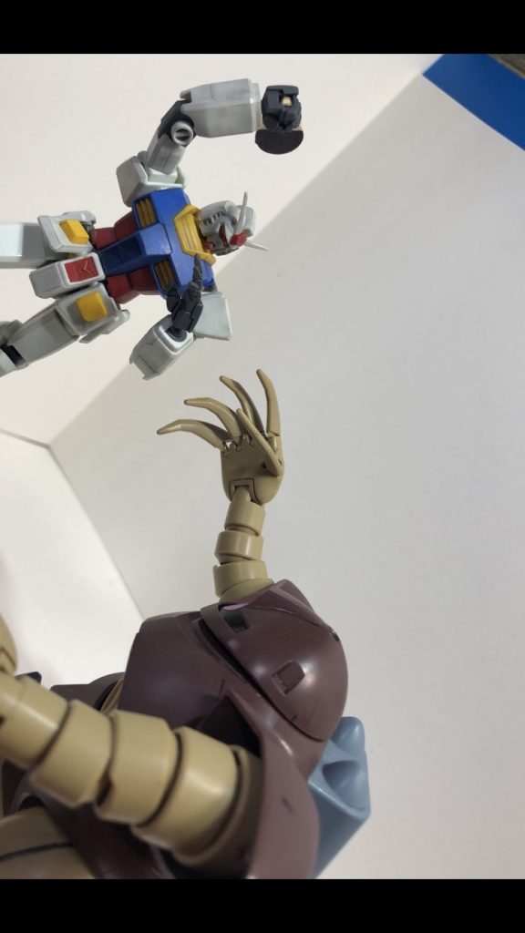 ガンキャノンの危機–3枚目/制作者：石の湯