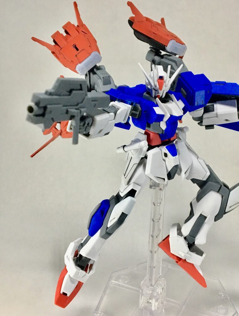 主兵装はショートバレルのビームライフル。
20thのやつをバレルだけ変更しました。