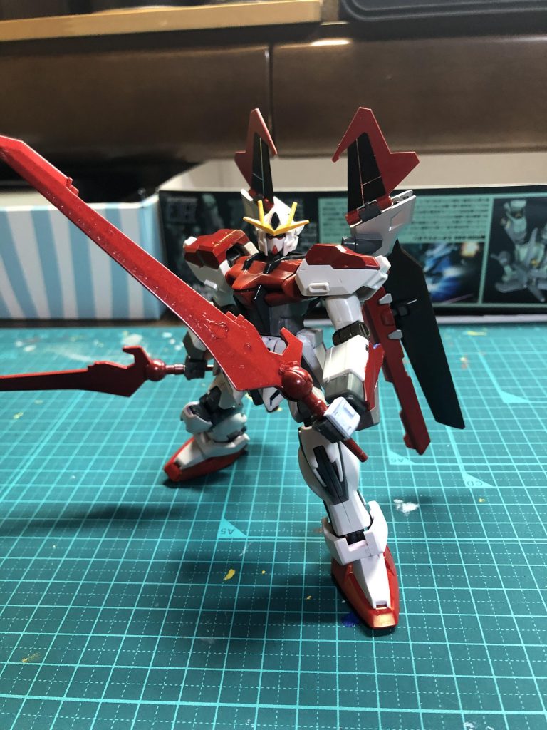 エクシアのイメージが剣だったのでバックパックだけ主役機からではなく剣になるノワールからとってきました！