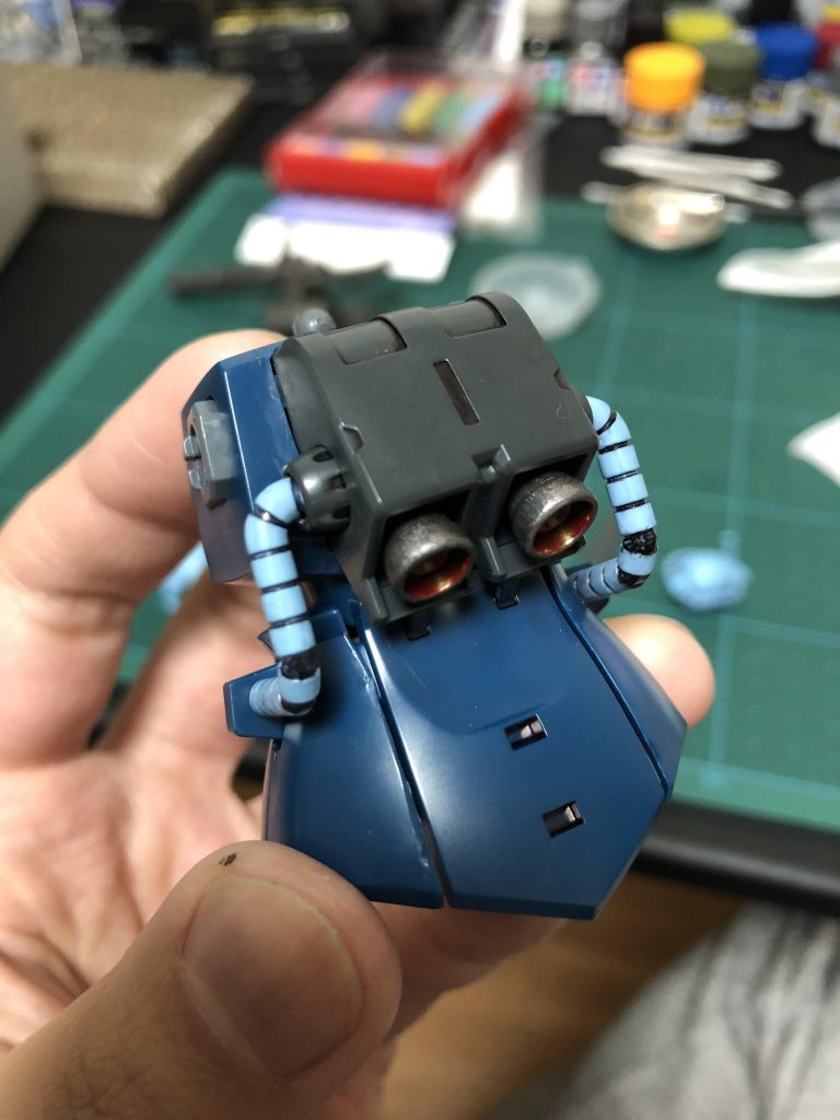 バーニア外部は焼鉄色、内部はガンダムマーカーのレッド塗ってます。バックパック付近が結構気に入ってます。