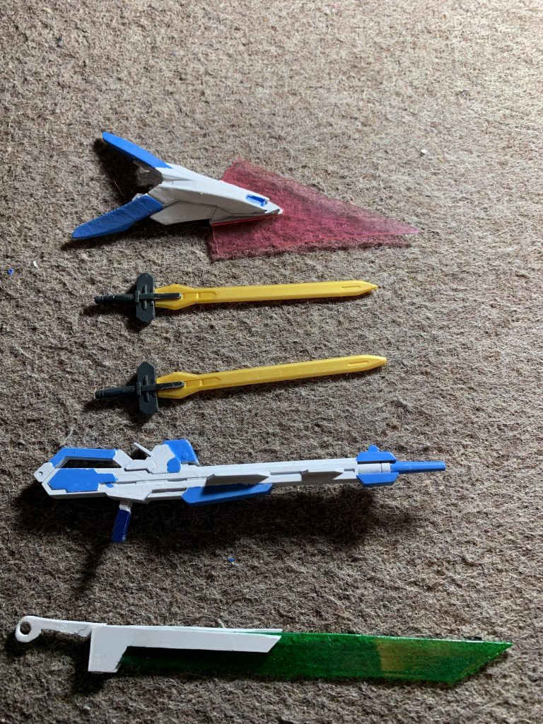 武器説明
GNセイバーシールド
GNバエルソード
GNロングライフルII
GNソードシックス
GNソードシックスはプラ板と下敷きのスクラッチです