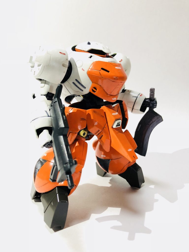 サブマシンガンとハンマーチョッパーを装備。