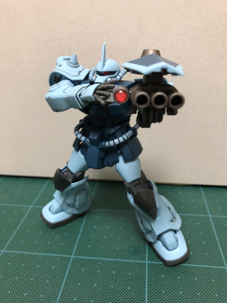 スコープ内部は穴を深く掘って、付属のシールを貼った上から別売りのH-アイズ2ピンクをかぶせてます。