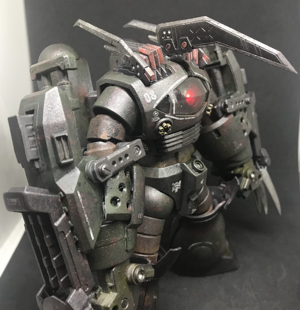 ラムはボールジョイントで回転し、前方に向け、前方攻撃状態にできます。