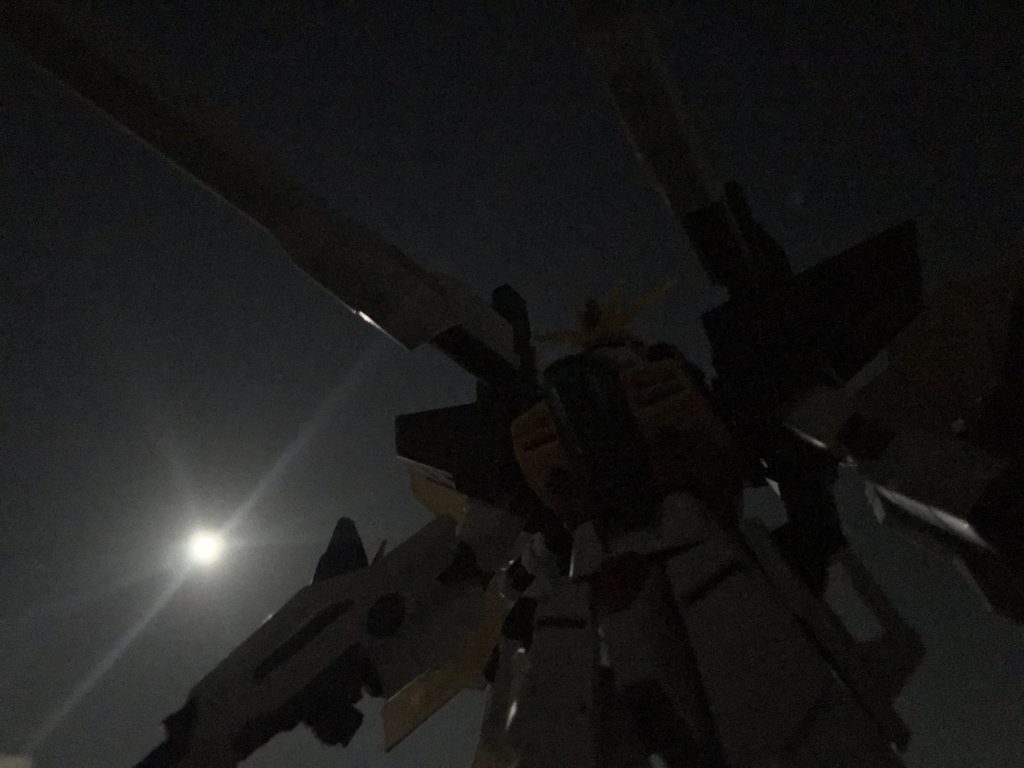 平成最後の満月と–2枚目/制作者：アストレイアス