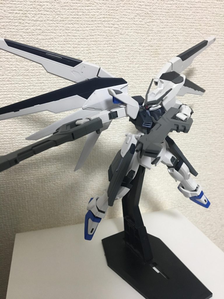 アルビオンの翼部に搭載されているビームマシンガン   火力はビームライフルより劣るもののMSの装甲を貫くことは可能