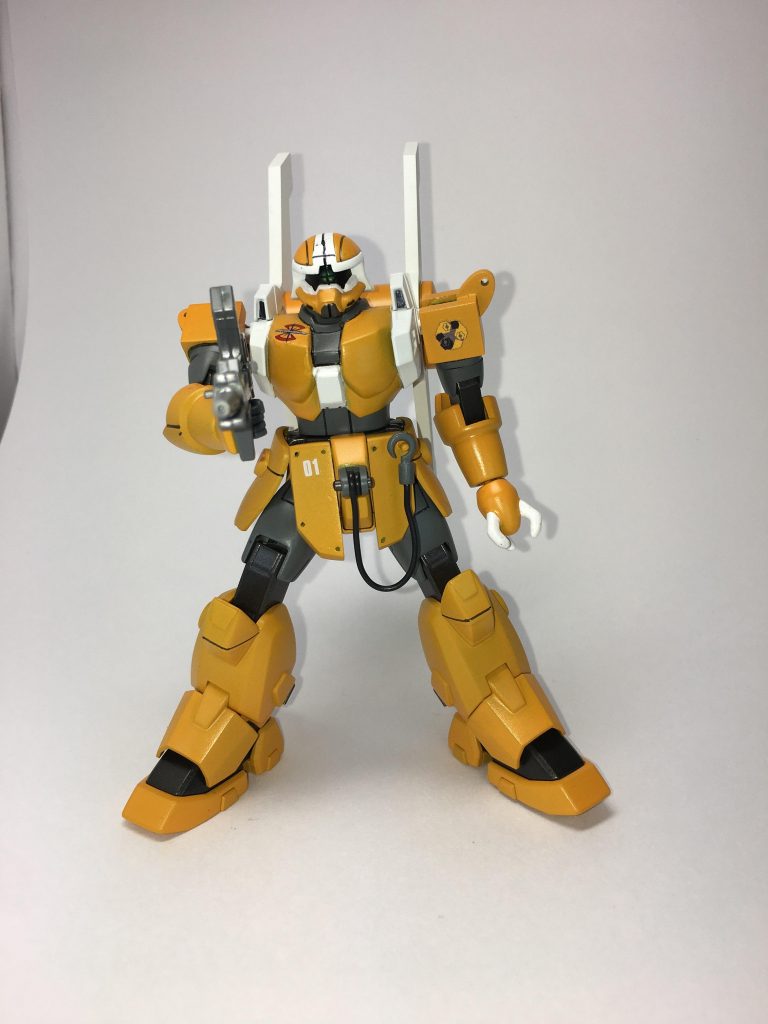 ライフルを構えて。(基本戦わないMSなんだからウワァーーーとか言いながら乱射パターン)