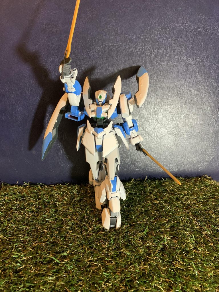 カラーリングはバエルを参考にしたのでお決ま
りのこのポーズww(iori_sei)