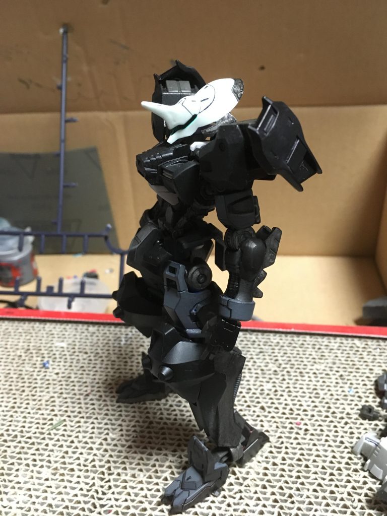 肩のスパイクシールドを外したバージョン