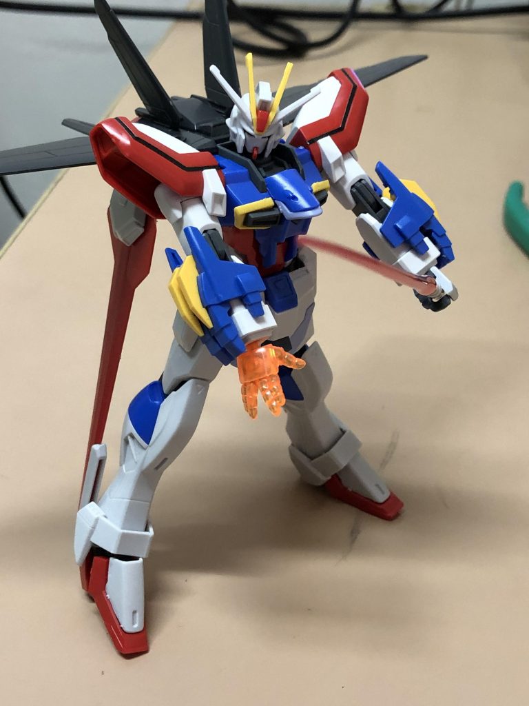 ゴッドガンダムの腕や足は全てポリキャップの調整なく組み合わせる事が出来ます。