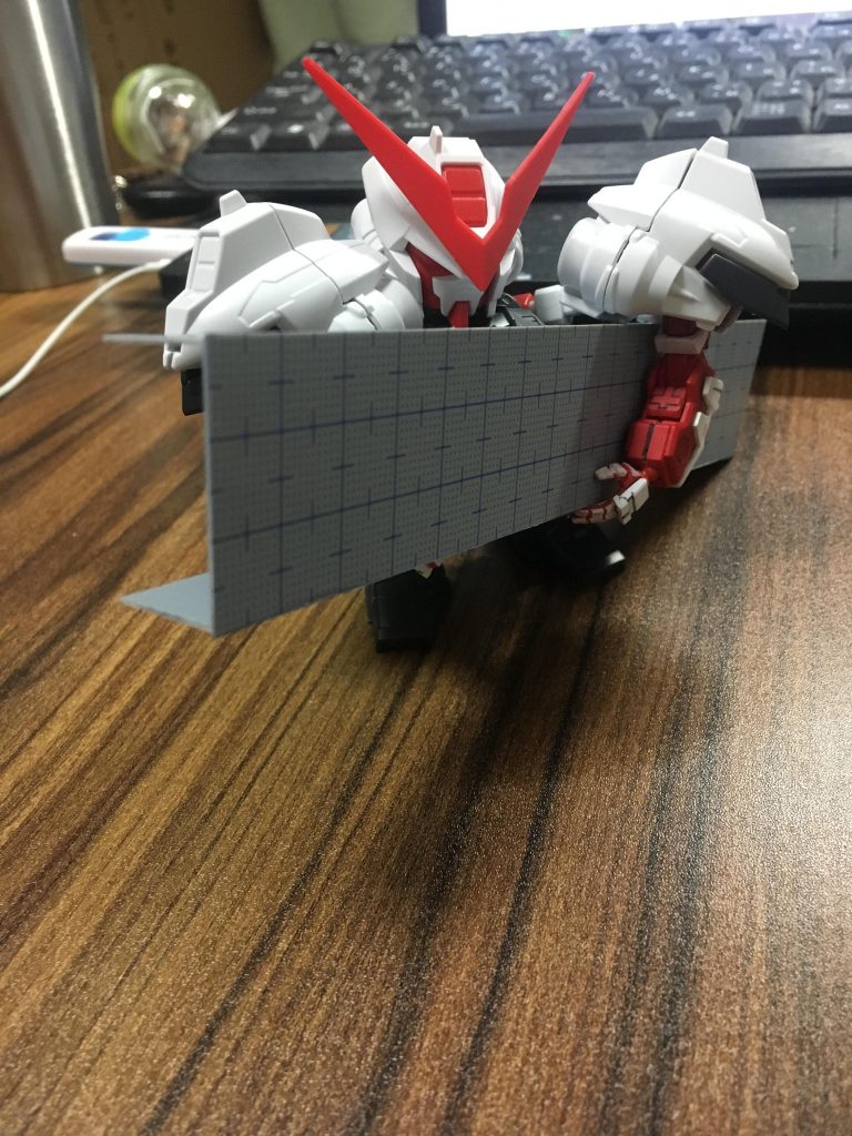 箱組中。構えられる、自力で持てるよう調整しながらの作業でした。