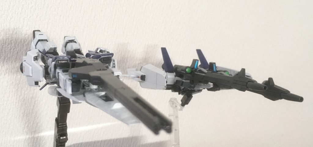 ライジングシルエット改にはZGMF-X09A ジャスティスのファトゥム-OOの改良されたシステムを搭載し、機体から分離させて自立AIによるオート運用が可能となっている。