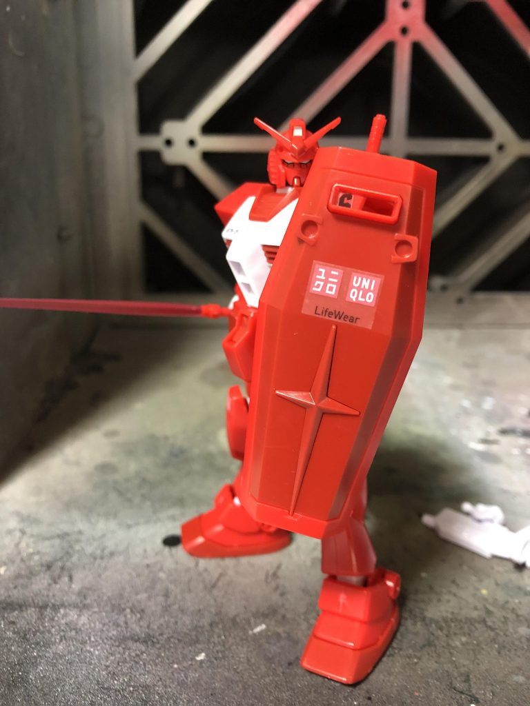 ユニクロガンダム–3枚目/制作者：@ghosh_44