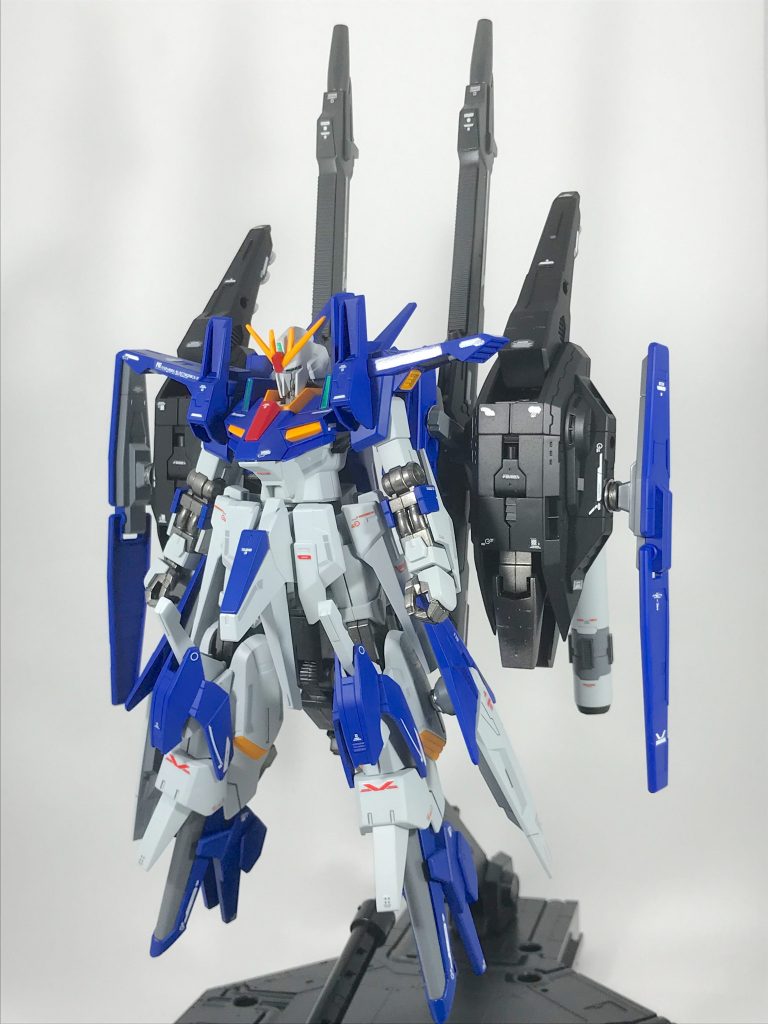 こちらの蒼い機体は『雌型』です。
『雄型』と比べると、殆どノーマル
に近いですね。