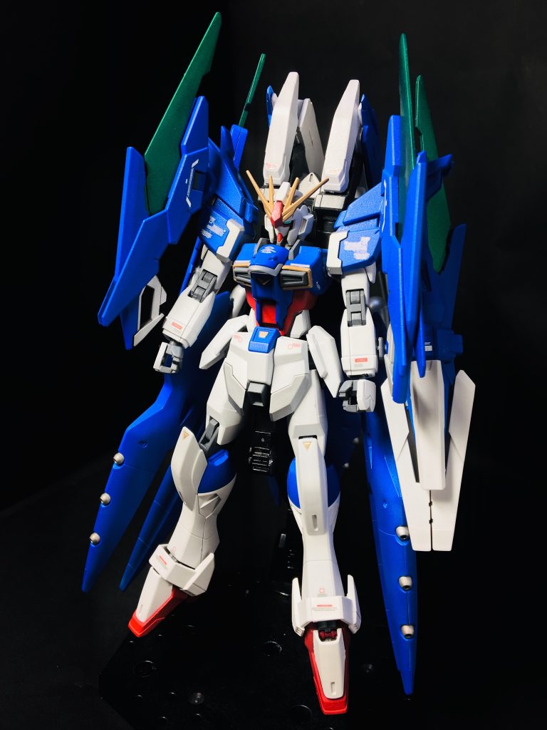 正面
背中がかなり重いのですが、スカート部分が支えになってしっかり自立します