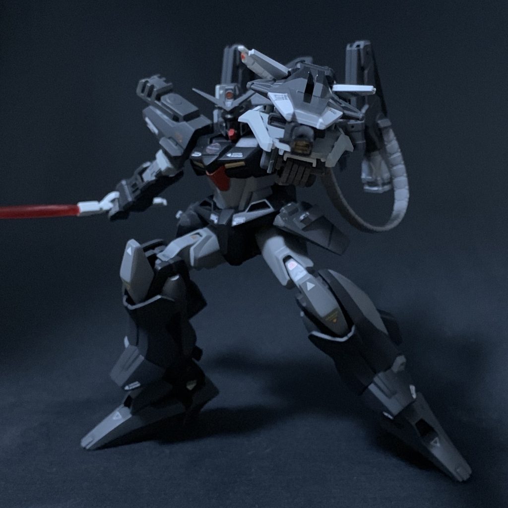 大型シールドビームキャノン

威力としてはストライクフリーダムの腹部ビームキャノン程。
核エンジンは搭載していない為、背部に装備した追加エンジンからのエネルギー供給が必要。