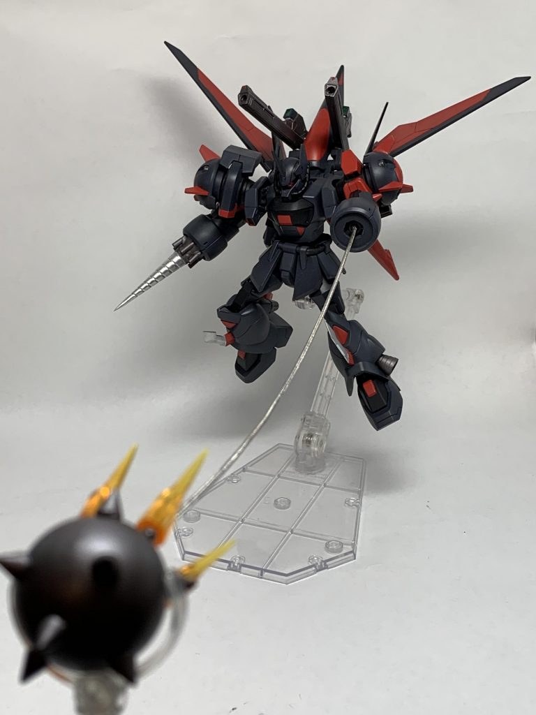 破砕球・改は内部にロケットブースターがあるため、目的に向かって発射することができます。