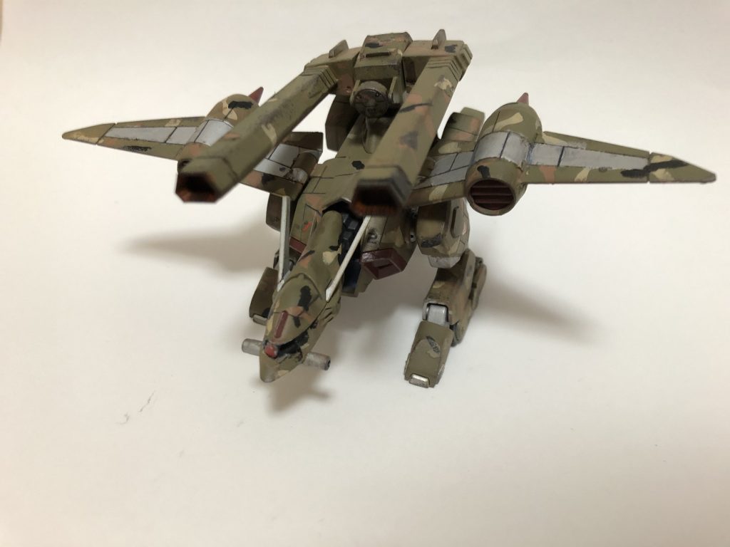 脚を折りたたんで走行形態です。(見づらくてすみません!)