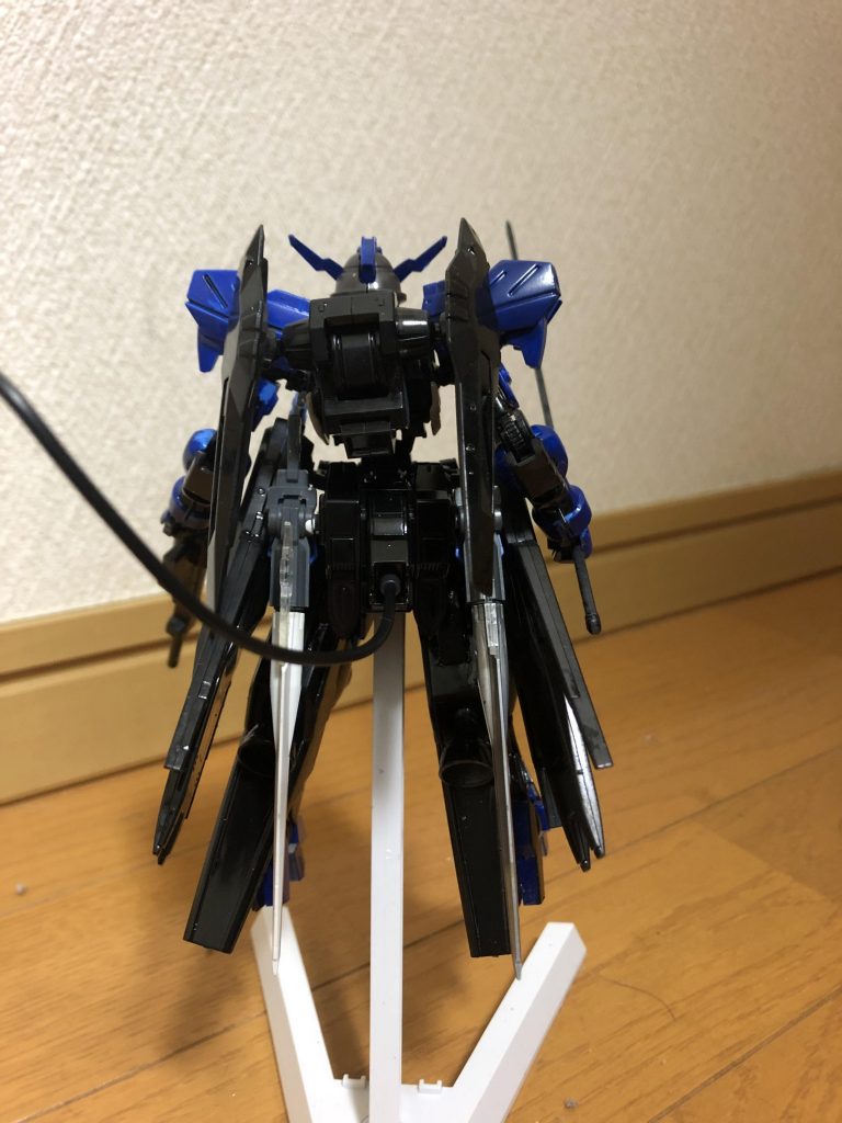 武装は太刀、ライフル、GNロングソード2本、GNソードⅡ2本、テイルブレードです。またラゼルのブースターを搭載して機動力をより高くしました。