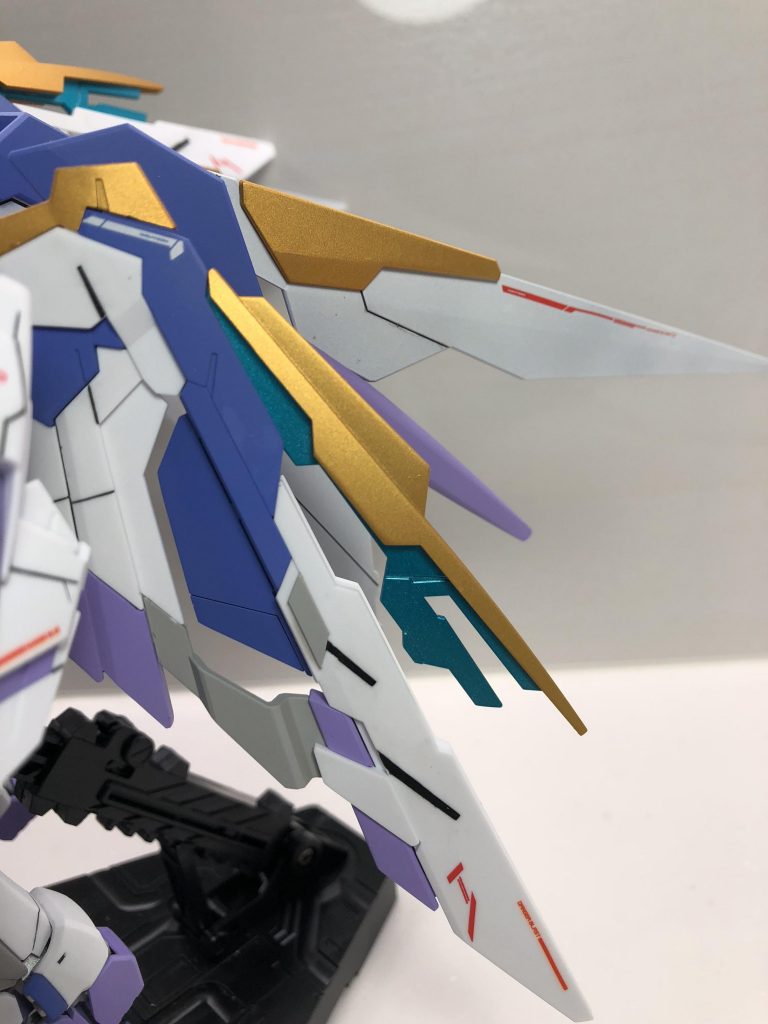 ウイングの内部フレームはちょいと遊んでみて、某アニメ内のKMFのエナジーウイングをイメージしてみました。