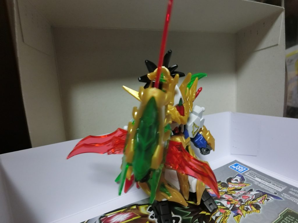 桃園鳳凰似帝剣!(トウエントリニティソードと読む)公式の蒼炎の持ち方を変えただけともいうが、こっちの方がツヨソウル!なので。