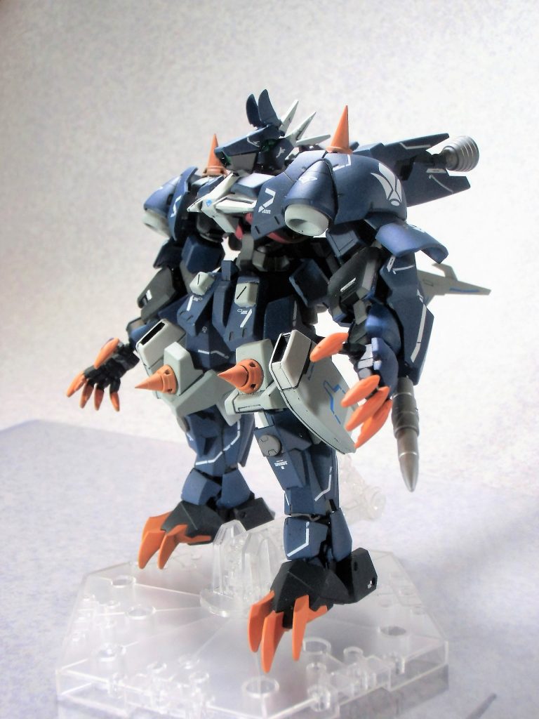 全身です。フェンリルという名称から「狼っぽさ」「トゲトゲ」をイメージした見た目を目指しました。