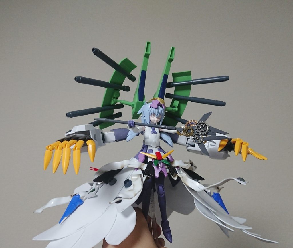 次はスカートをプラ板で作製し、パーツをミキシング。