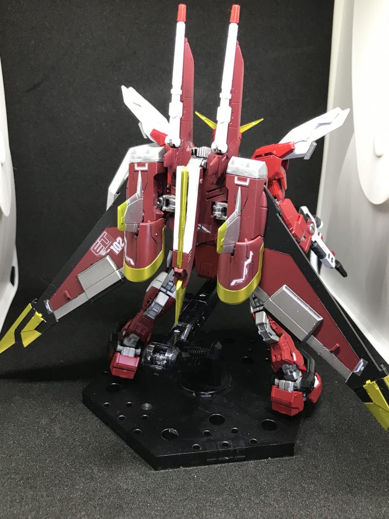 後ろから。ファトゥムはスジホリを追加しています