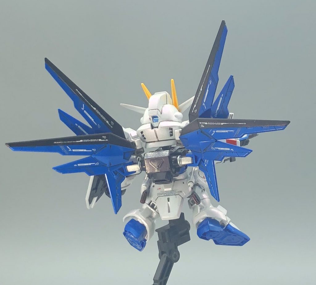 全部塗り分けてます。結構マスキング地獄ですね