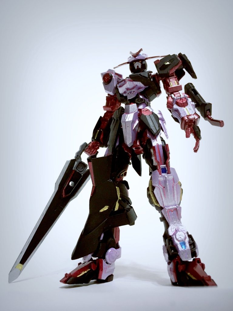 最後にリネイムの立ち姿。HGですが煽り気味のアングルが巨大感を漂わせる。ベストショットかもしれません。これが平成最後のツーマンセル作品になります。最後までありがとうございました!