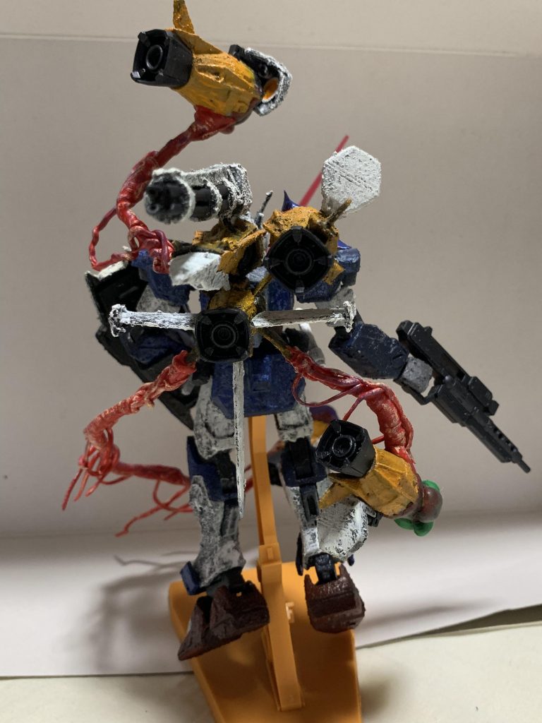 真後ろ!