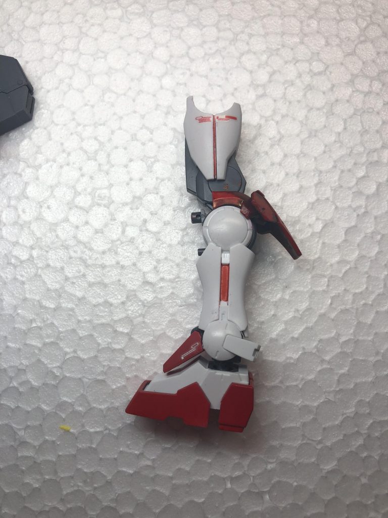 足の膝関節部は「Lのガンプラビルダー」様のアストレアを参考に作らせて頂きました。
ありがとうございます。