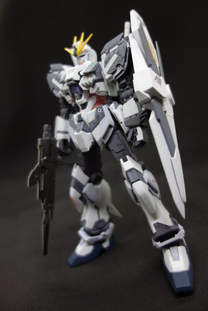 サイコフレームと通常フレームで色を変えてみました。