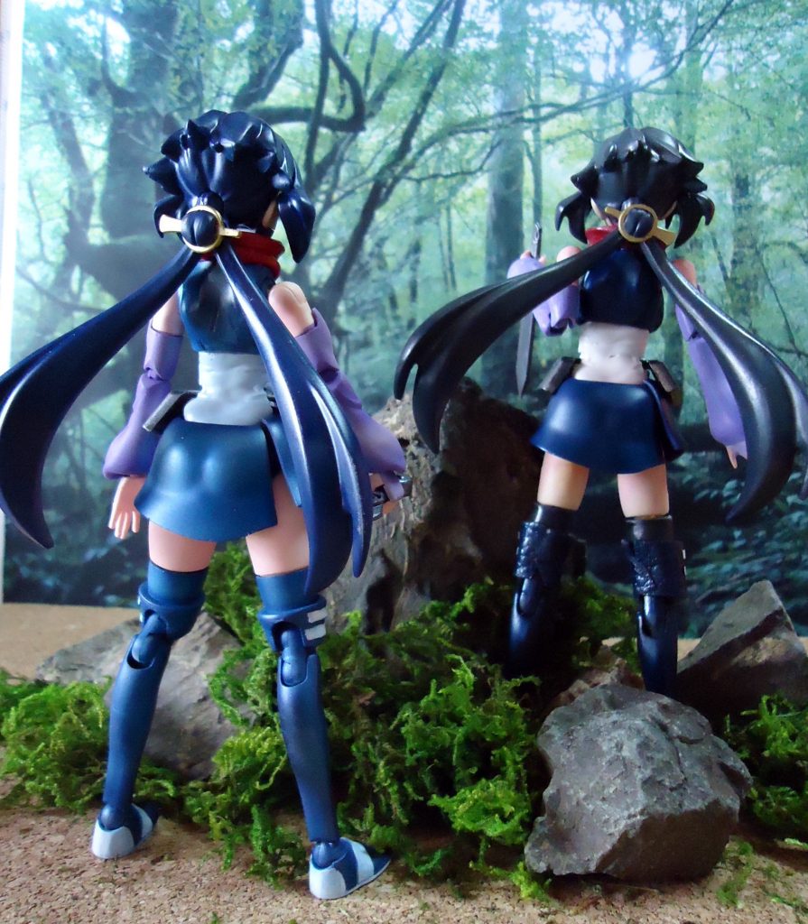 ACT1との比較画像 後ろ姿・・・ノーマル組みより気持ち子尻?になっています。