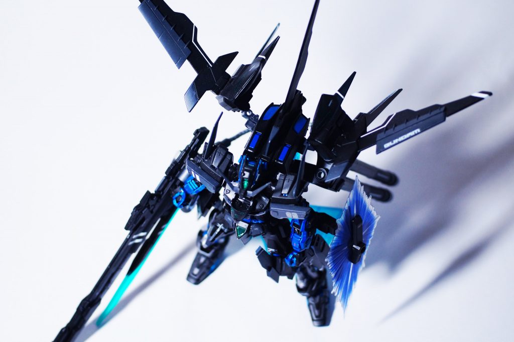 尾翼はプラ板+オーライザーのジャンク+サーペントのジャンク+αの組み合わせ