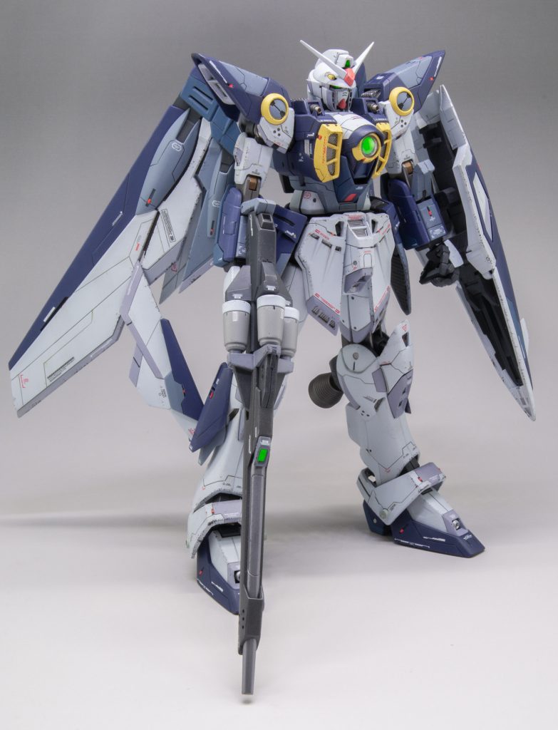 各部プロポーション変更と脚部に補助翼を追加。