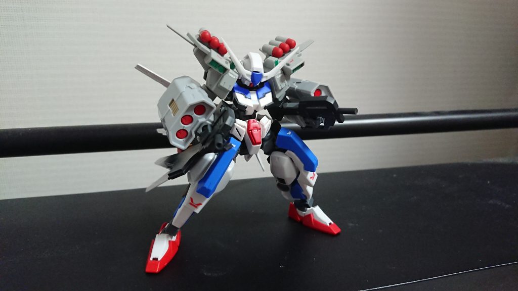 強襲装備
当機の広い拡張性を利用し火力と飛行能力、活動時間延長を獲得した装備
お尻にまんまエールストライカーつけたり、ミサイルのパーツをつけただけだけど結構気に入ってる(*´ω`*)